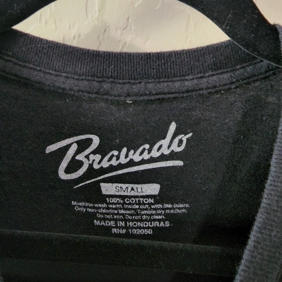 Bravado Guns n Roses Black Short sleeve band concert tee - Picture 3 of 4